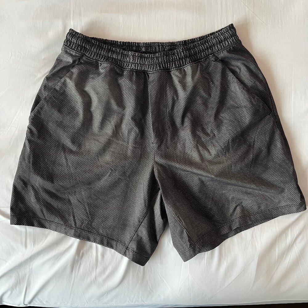 lululemon Mens Pacebreaker Short - 5" inseam - Linerless - Size L